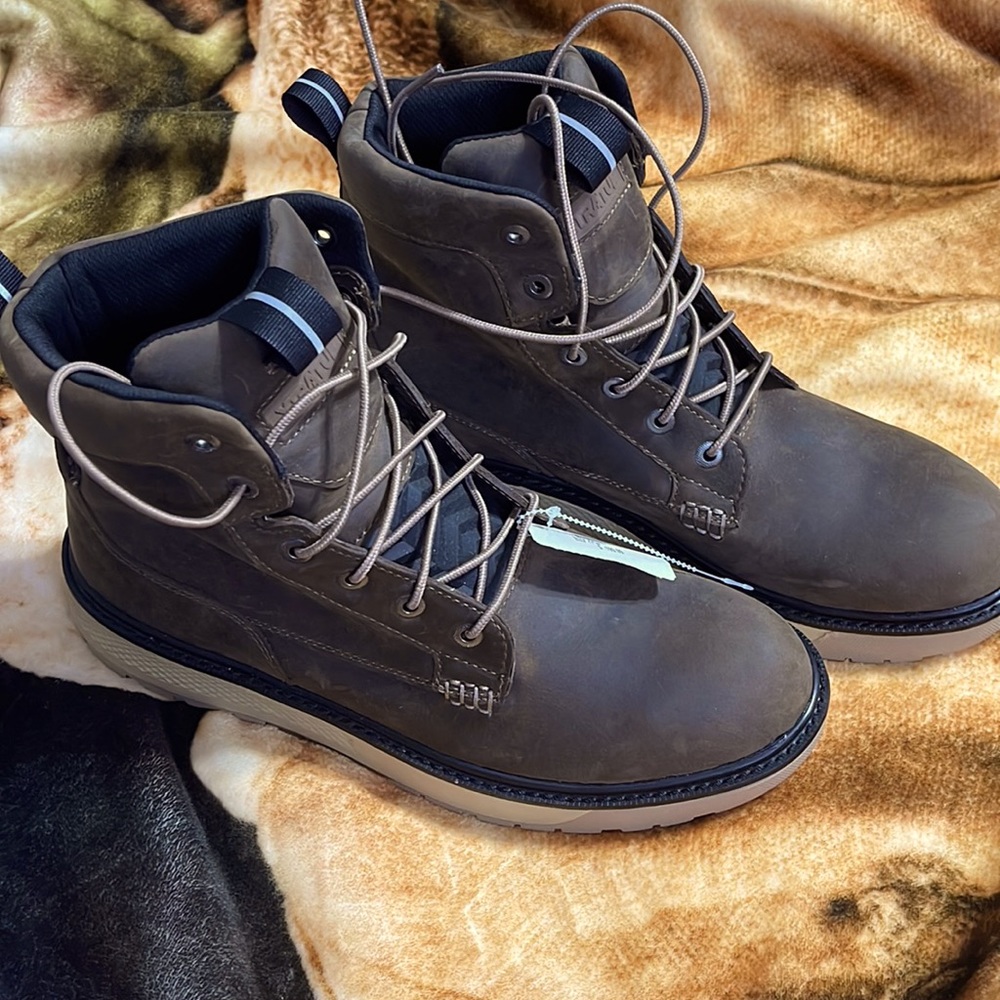 NWT XTRATUF Mens Boots